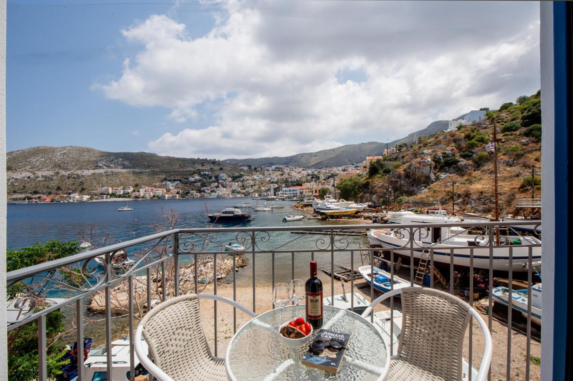 Porto Harani Seaside Apartments Simi Exterior foto